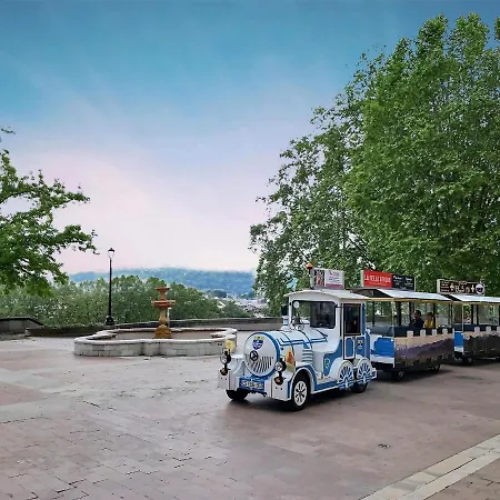 Quartier Historique Et Populaire Du Chateau De
