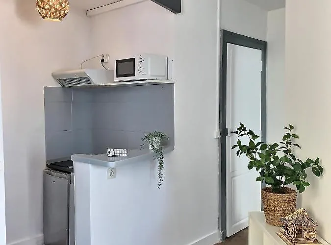 Wonderhost, Quartier Historique Et Populaire Du Chateau De Apartman *