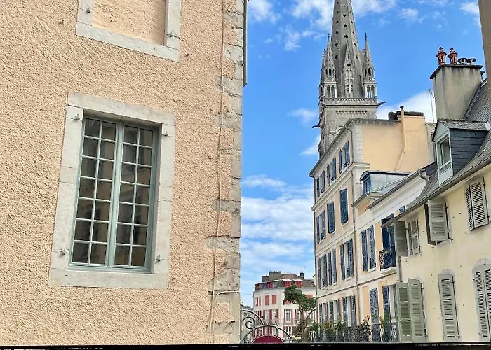 Wonderhost, Quartier Historique Et Populaire Du Chateau De